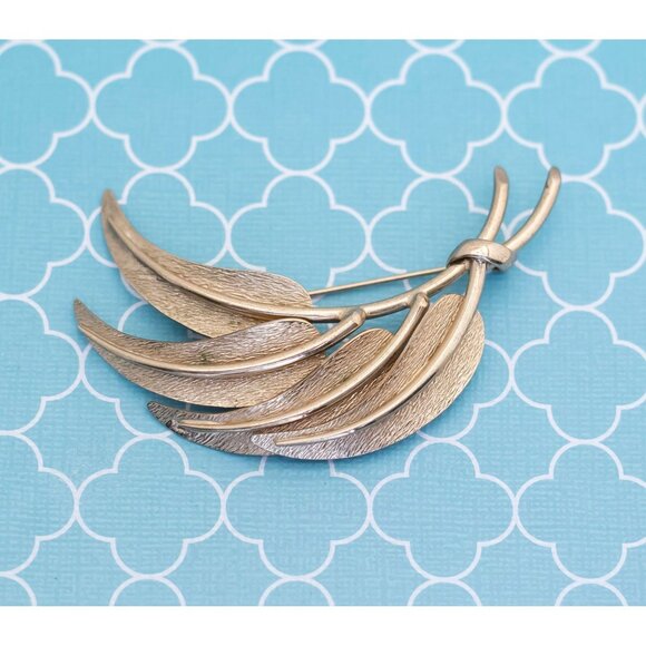 Vintage Leaf Branch Brooch - R15 - Picture 1 of 2